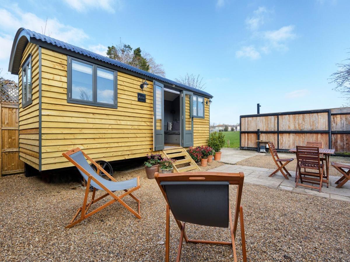Pass The Keys Whitstable Shepherds Hut Minutes From The Harbour Exterior foto