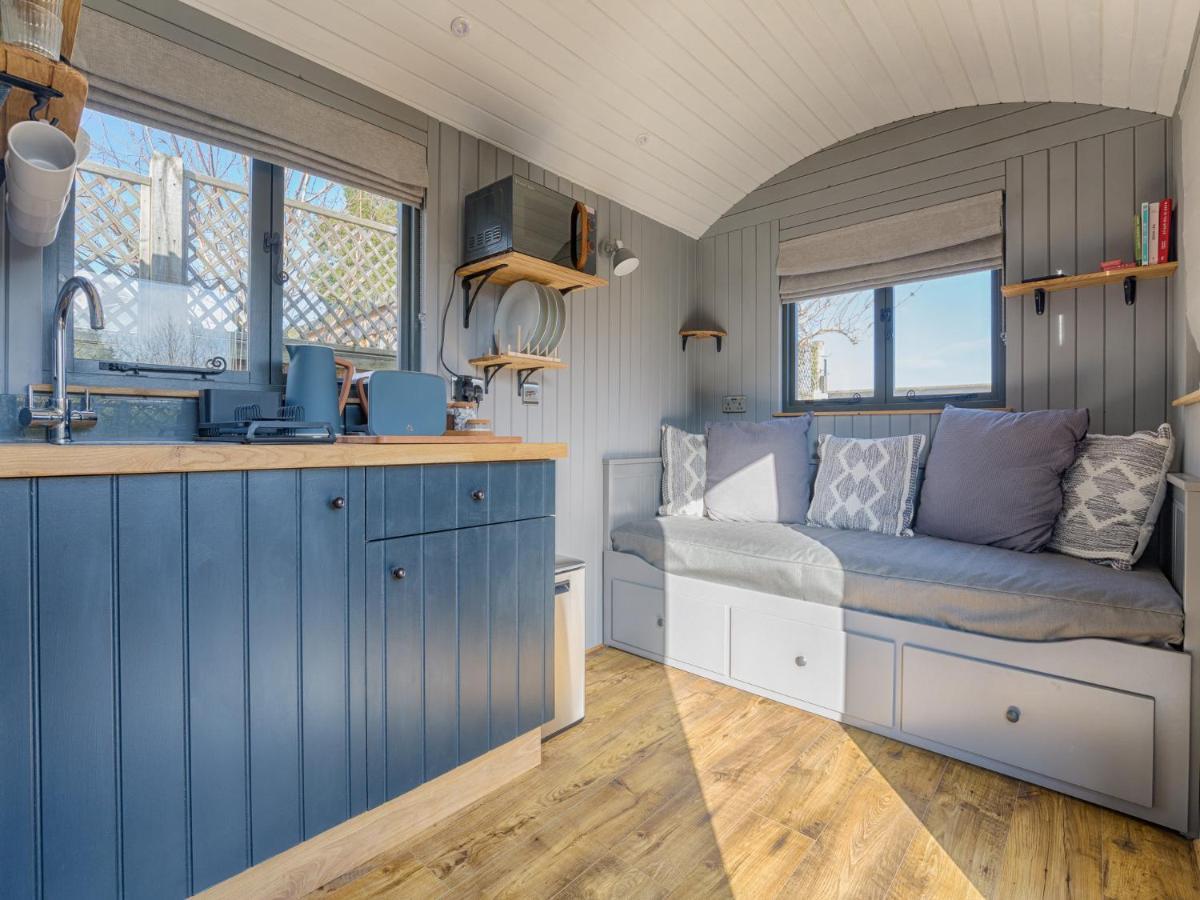 Pass The Keys Whitstable Shepherds Hut Minutes From The Harbour Exterior foto