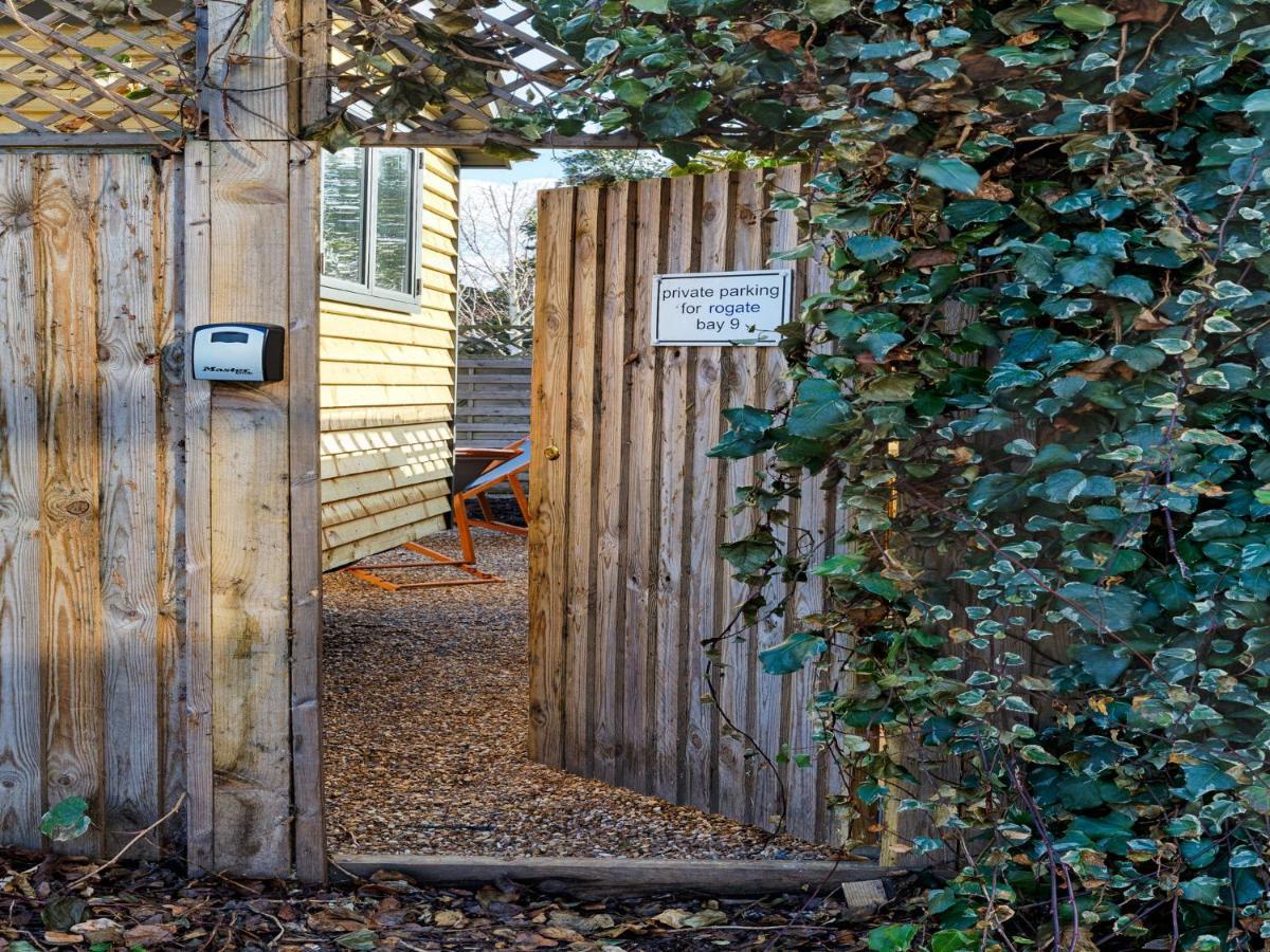 Pass The Keys Whitstable Shepherds Hut Minutes From The Harbour Exterior foto