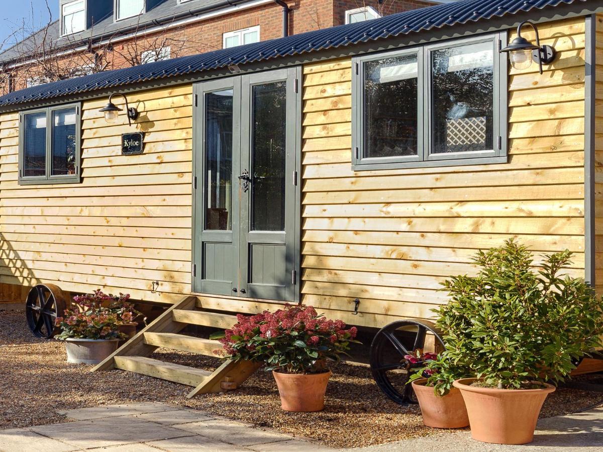 Pass The Keys Whitstable Shepherds Hut Minutes From The Harbour Exterior foto